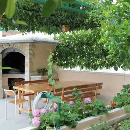 Cosey Studio Apartment For 2 Free Private Parking Makarska Exterior photo