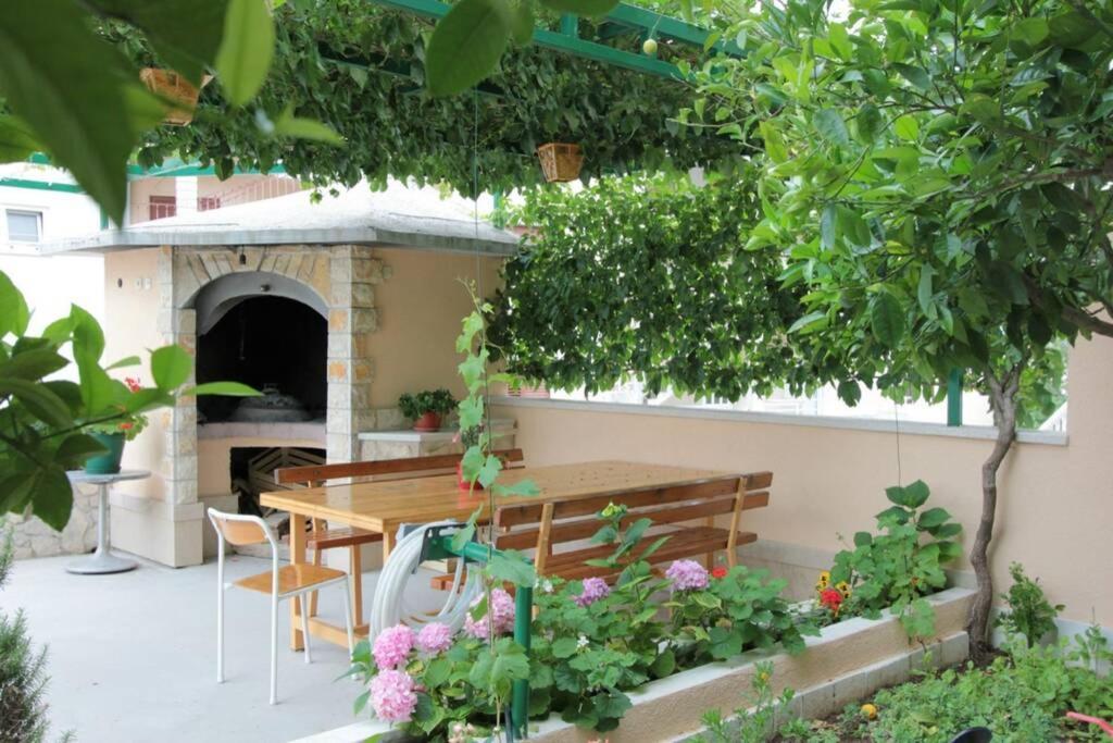 Cosey Studio Apartment For 2 Free Private Parking Makarska Exterior photo