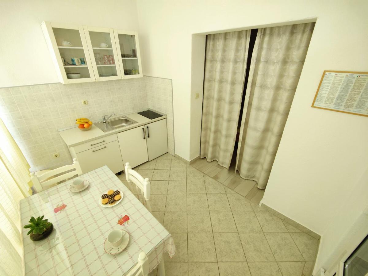 Cosey Studio Apartment For 2 Free Private Parking Makarska Exterior photo